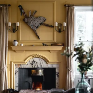 1 title Beezy Bailey 2020 ESH sitting room fireplace AMB 7548 copyimageoptim