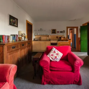 Red cottage pms 0fccd90f 2f40 4088 9db6 0f85a23cfcd4