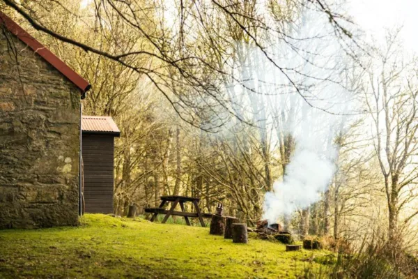 Red cottage pms 1eeccc29 9ac1 4736 8bd4 d24f5753a15d